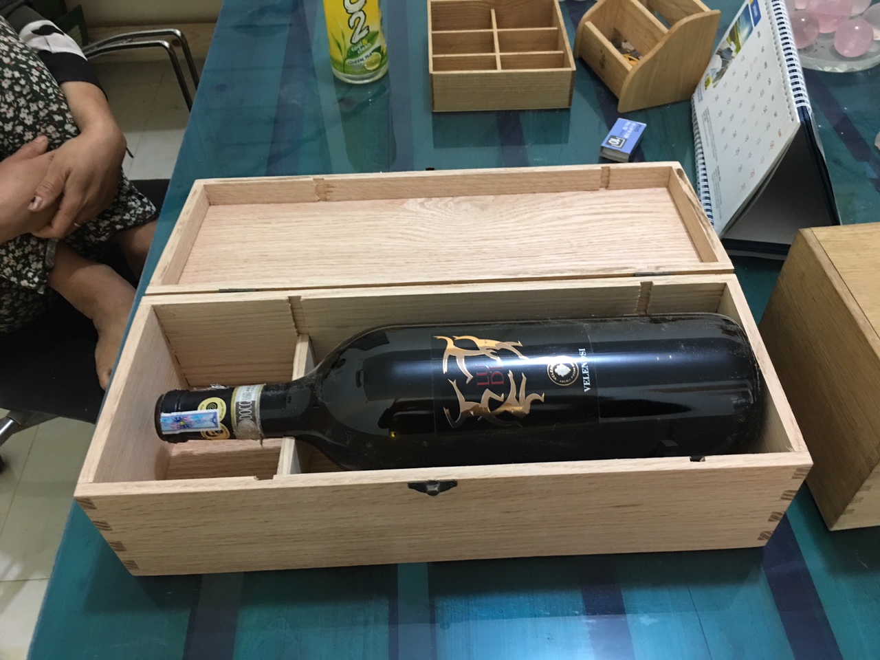 Sản Xuất Hộp Gỗ Đựng Rượu theo Yêu Cầu giá rẻ