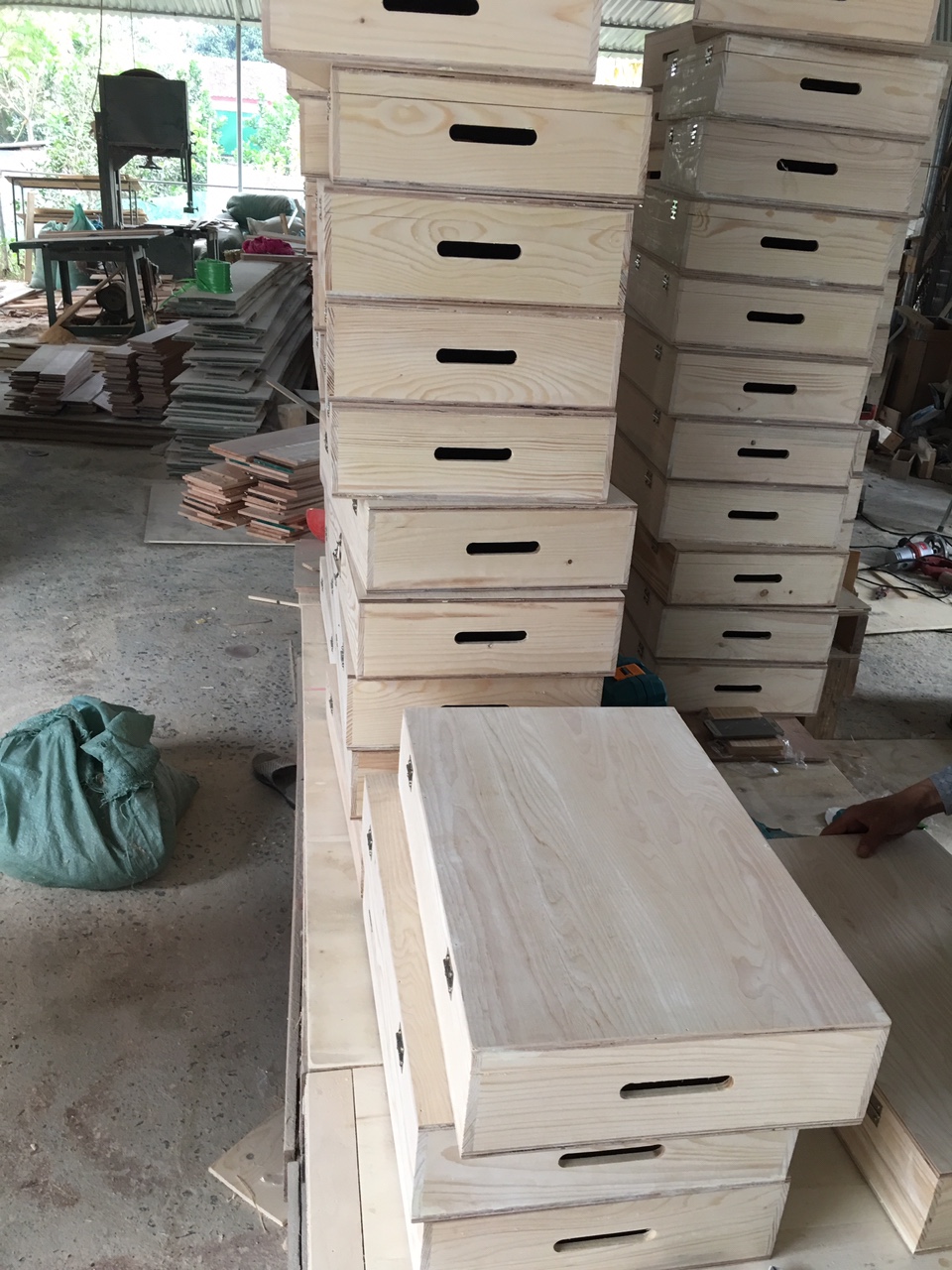 Sản Xuất Hộp Gỗ Đựng Rượu theo Yêu Cầu giá rẻ