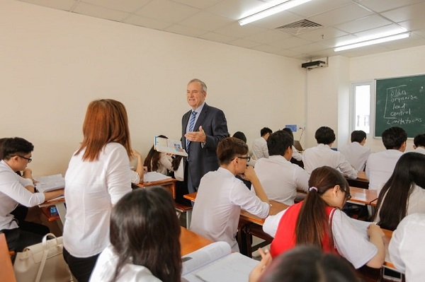 Đào tạo ngành ngôn ngữ Anh