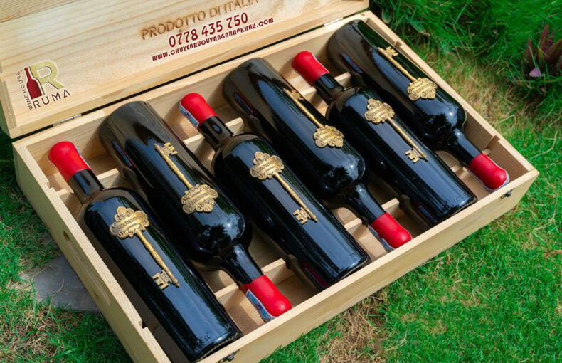 Hộp gỗ đựng rượu vang 6 chai: Sự lựa chọn hoàn hảo cho tín đồ rượu vang